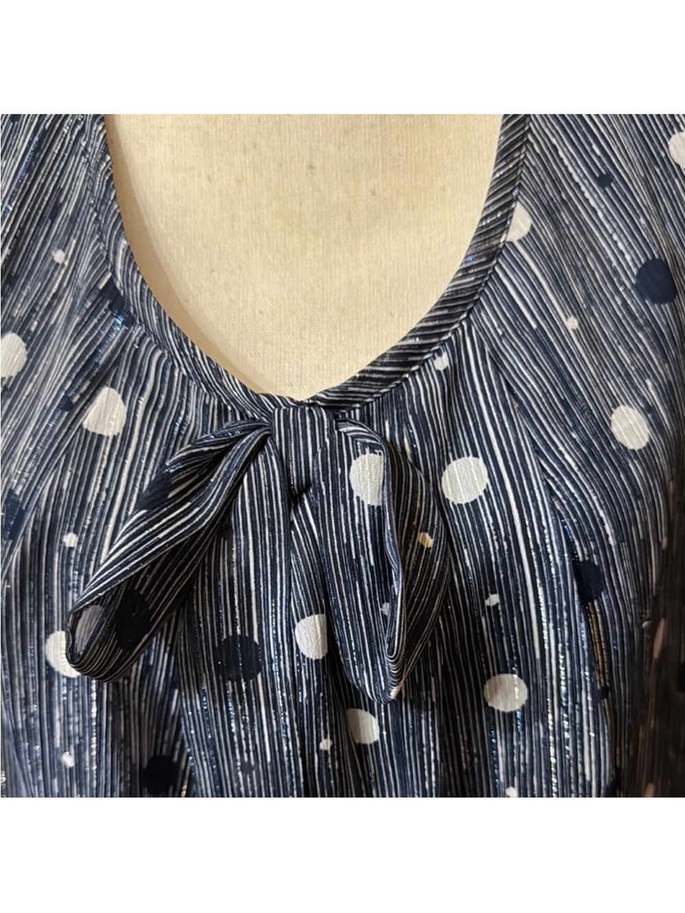 BUNDLE OF 4 BLOUSES‎ - Picture 3 of 15
